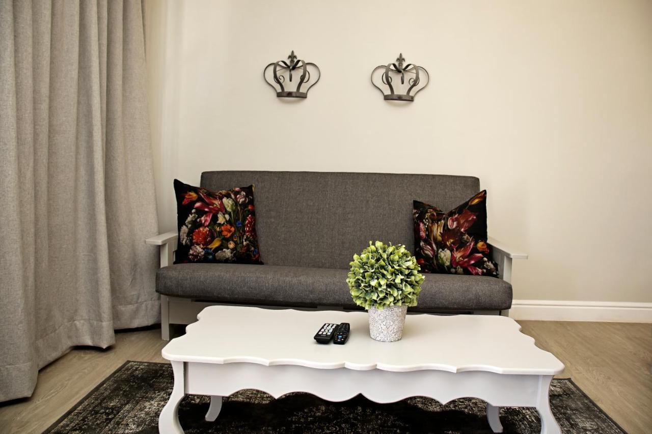 French Karoo Guesthouse Beaufort West Exteriör bild